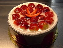 4-6 Kişilik Yaş Pasta Paketi - Mevsimsel Çilek